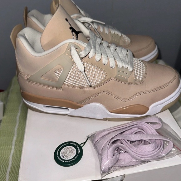 Air Jordan 4 Retro Shimmer W8 - Picture 3 of 6